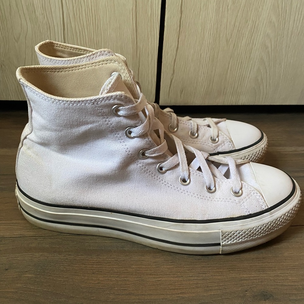 Converse shoes - Picture 4 of 15